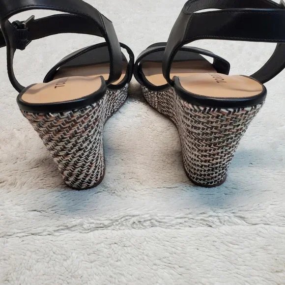 a Wide - Picture 5 of 10